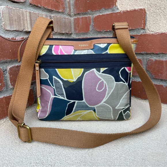FOSSIL “Eliza” Floral PVC Coated Canvas Crossbody bag - Picture 2 of 9